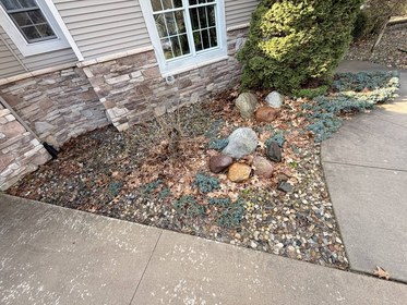 Decorative stone landscape bed